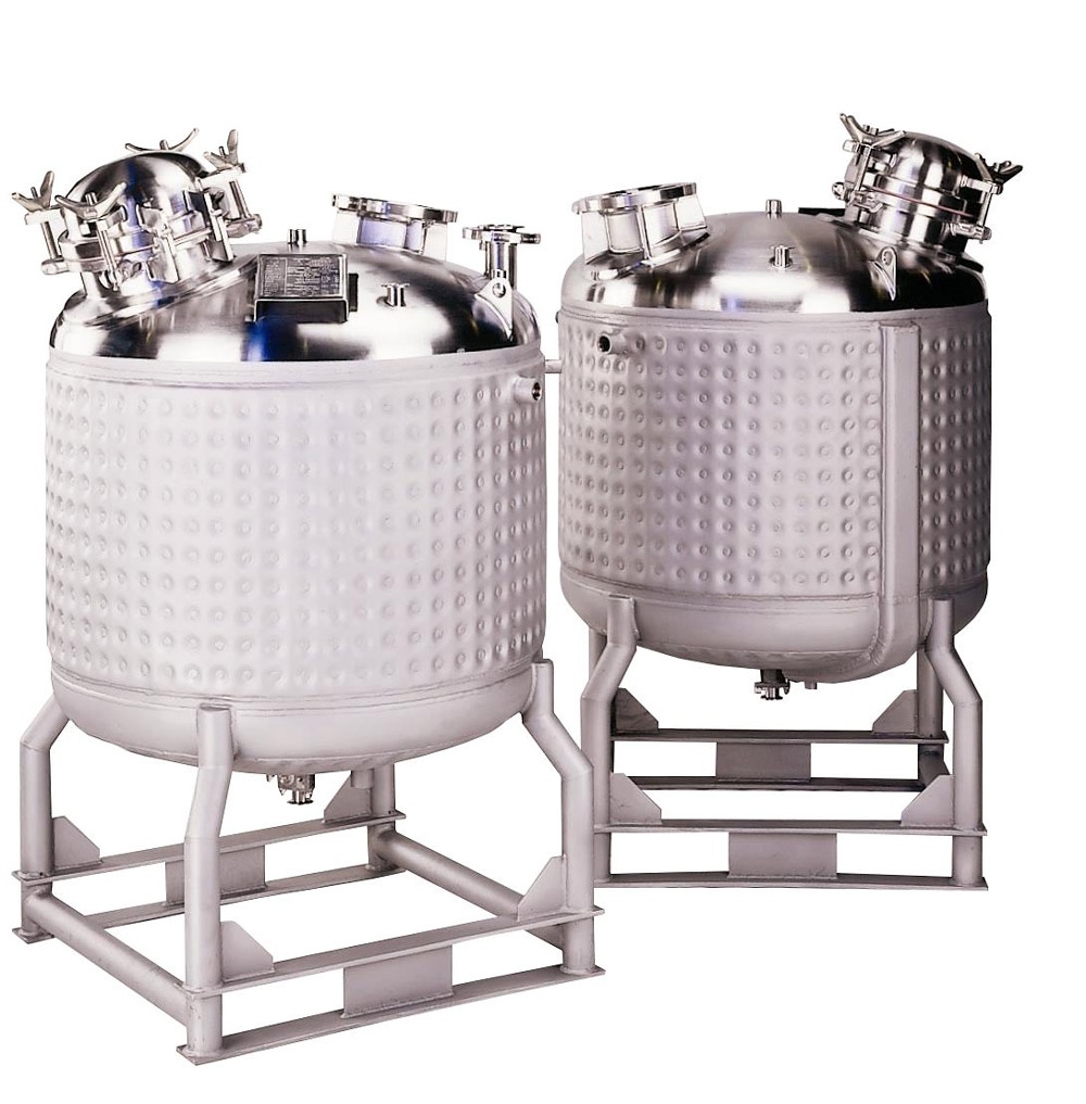 HOLLOWAY's stainless steel milk cooling tanks may look like the one shown here.